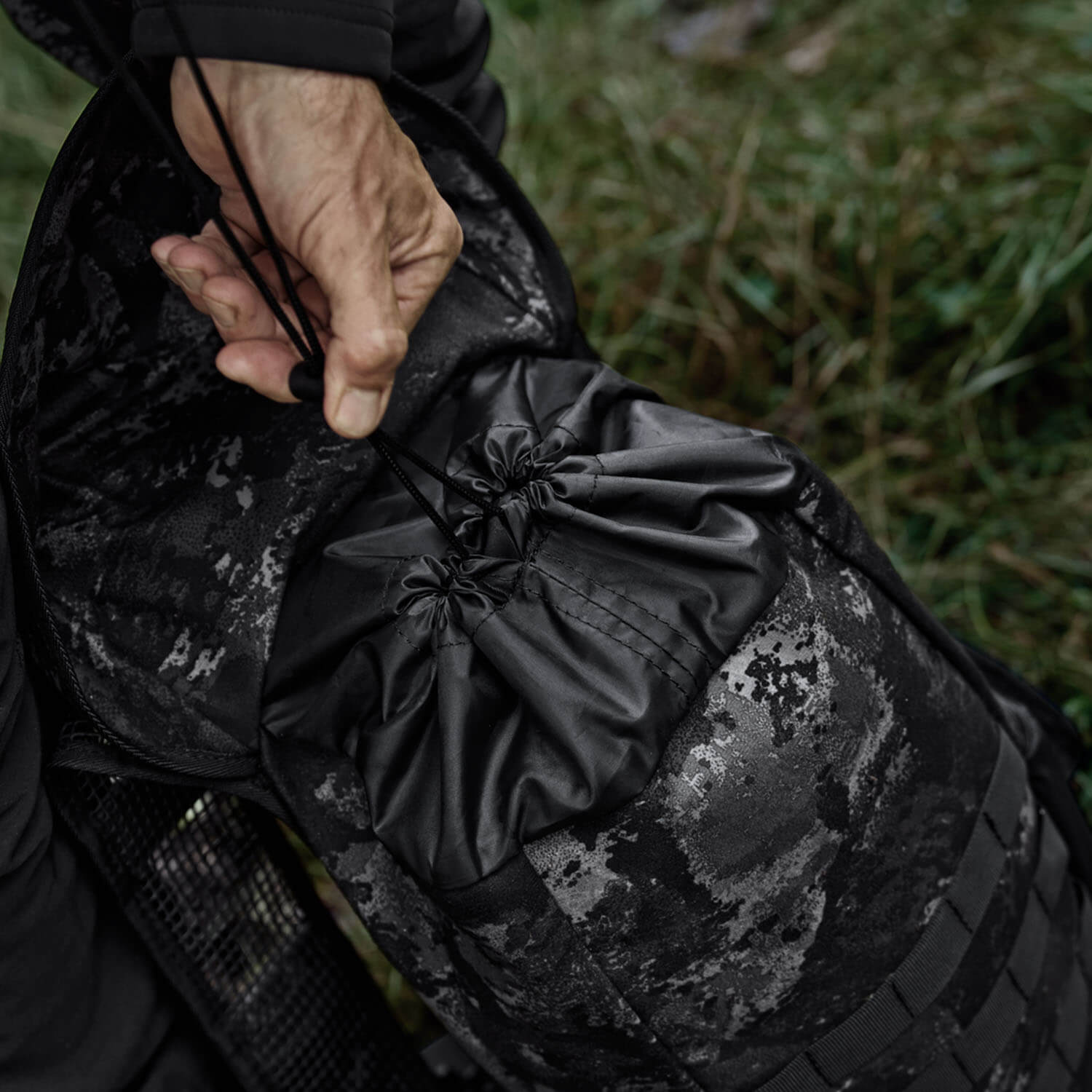 Härkila 12-Liter-Rucksack Noctyx (AXIS MSP Black)